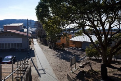  View from the top of the Moriyama shrine and the pedestrian street 