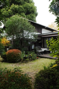  Front garden 