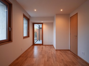  Bedroom with exit towards terrace 