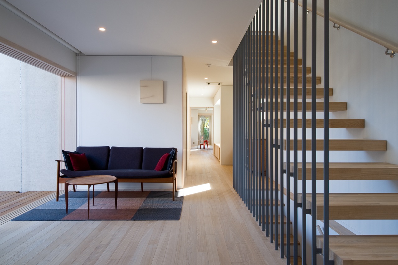  East side patio towards living room 