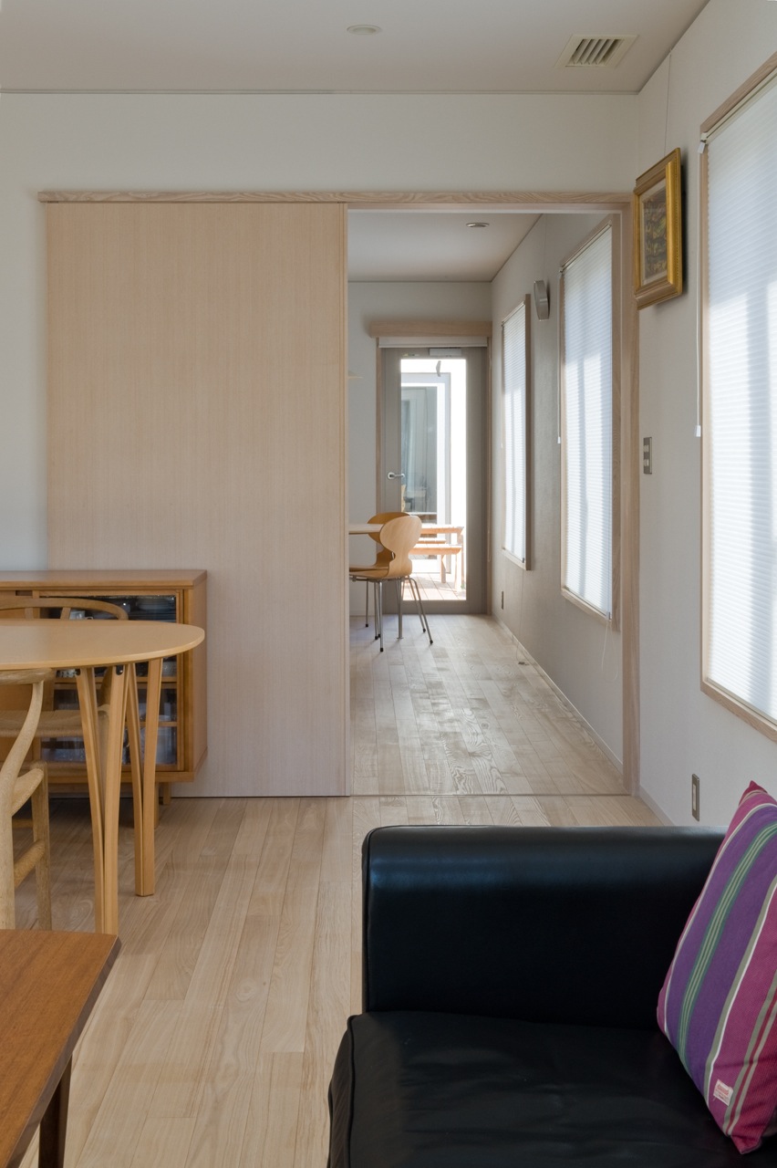  Living dining towards breakfast room 